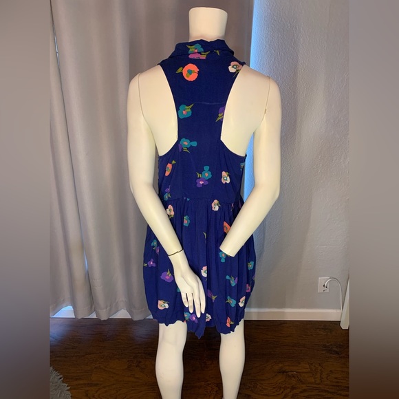 Razorback navy floral dress with button down top and pockets - Picture 2 of 2